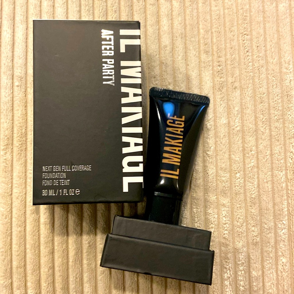 Brand New IL Makiage Full coverage foundation